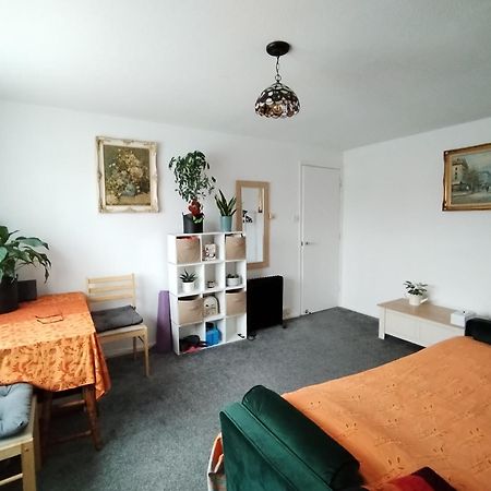 Home Away Home Near Heathrow Airport Cowley  Exterior foto