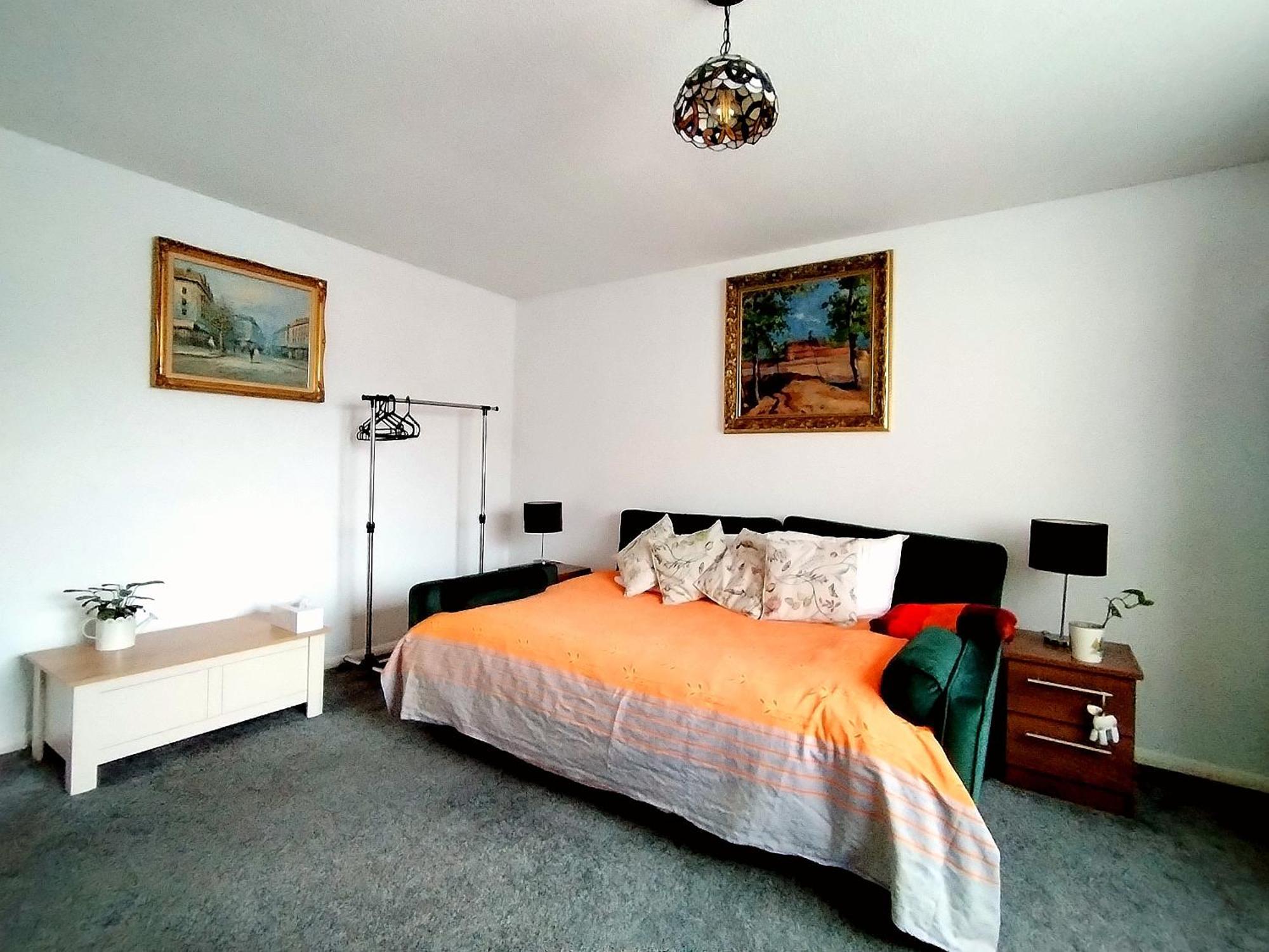 Home Away Home Near Heathrow Airport Cowley  Exterior foto
